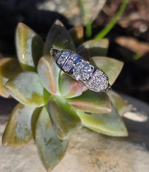 14k white gold Art Deco c.20's diamond vintage estate ring
