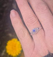 14k white gold filigree Deco ceylon sapphire antique ring