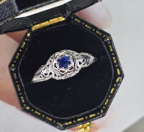 14k white gold filigree Deco ceylon sapphire antique ring