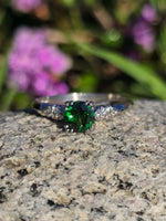 platinum tzavorite garnet and diamond estate ring