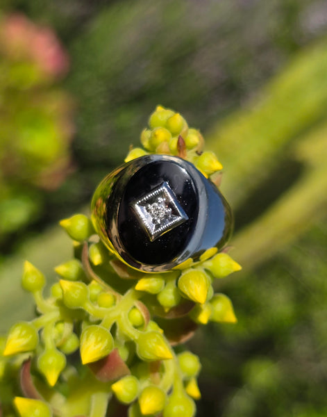 14k gold black onyx and diamond estate ring
