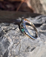 14k gold two tone emerald & diamond antique band ring