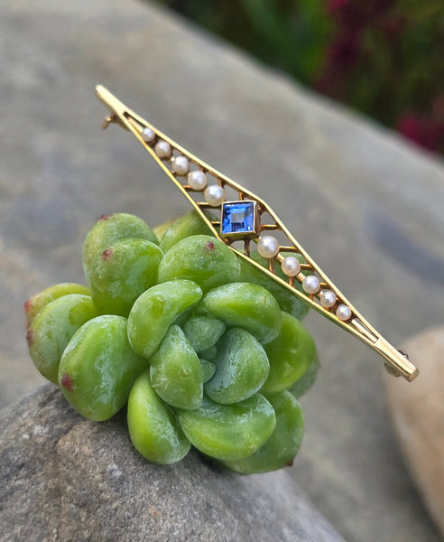 14k gold Art Deco pearl and sapphire antique bar pin