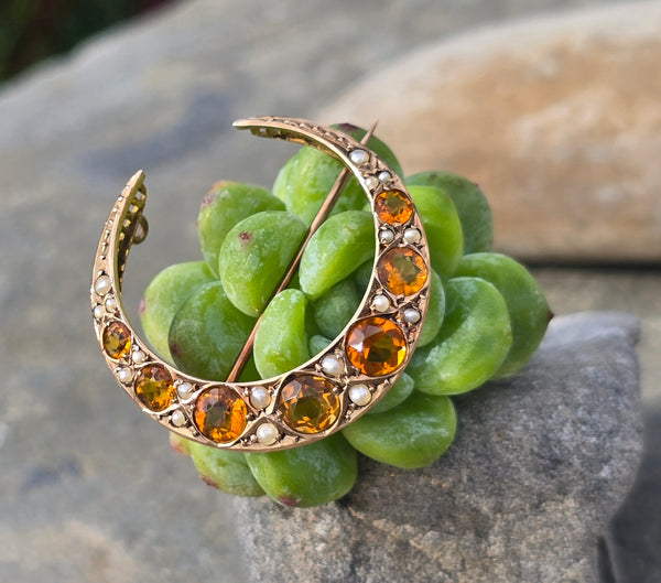 9ct gold Victorian seed pearl crescent moon antique pin - brooch