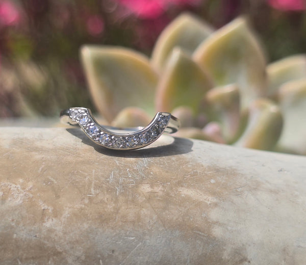 14k white gold curved diamond estate band