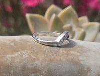 14k white gold curved diamond estate band