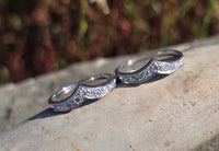14k white gold diamond estate curved V band - guard
