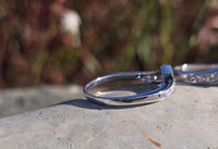 14k white gold diamond estate curved V band - guard