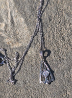 10k white gold Deco c.1920's filigree diamond pendant necklace