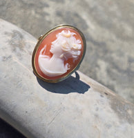 18k gold carved shell cameo estate ring