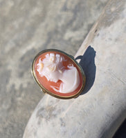 18k gold carved shell cameo estate ring