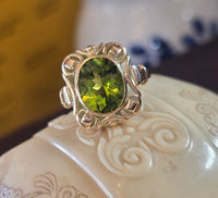 14k yellow gold peridot estate ring