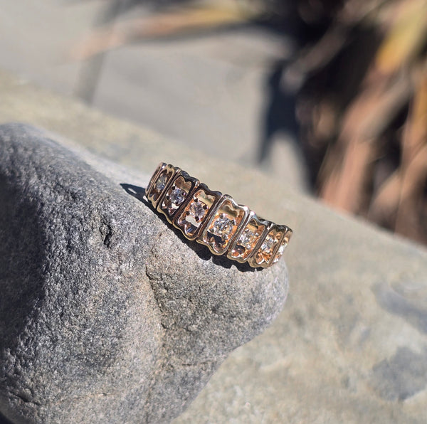 14k gold 7 diamond estate band mens ring - apx .36ct tw