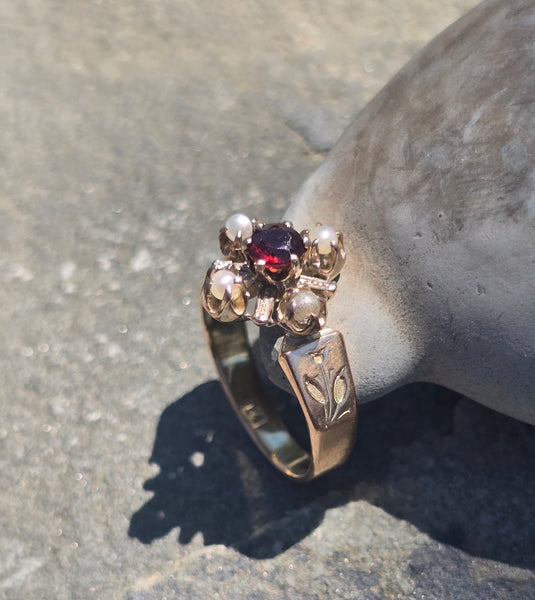 14k gold Victorian pearl & garnet ring