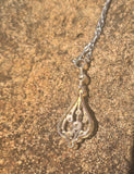 18ct gold Deco c.1920's filigree diamond pendant necklace - platinum chain