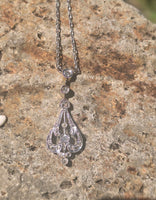 18ct gold Deco c.1920's filigree diamond pendant necklace - platinum chain