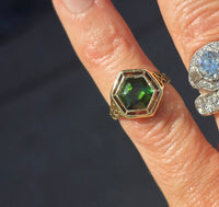 14k gold filigree green tourmaline estate ring
