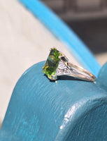 10k gold two tone emerald cut peridot and diamond estate ring