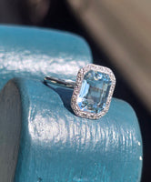 18ct white gold aquamarine and diamond estate antique halo ring