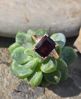10k gold Deco garnet estate ring