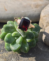 10k gold Deco garnet estate ring