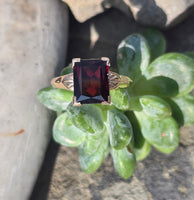 10k gold Deco garnet estate ring