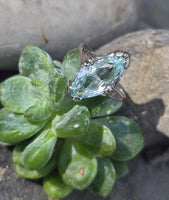 14k white gold c.1920's filigree marquise aquamarine ring