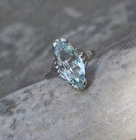 14k white gold c.1920's filigree marquise aquamarine ring