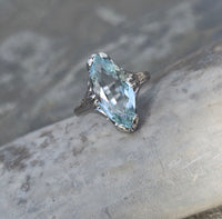 14k white gold c.1920's filigree marquise aquamarine ring