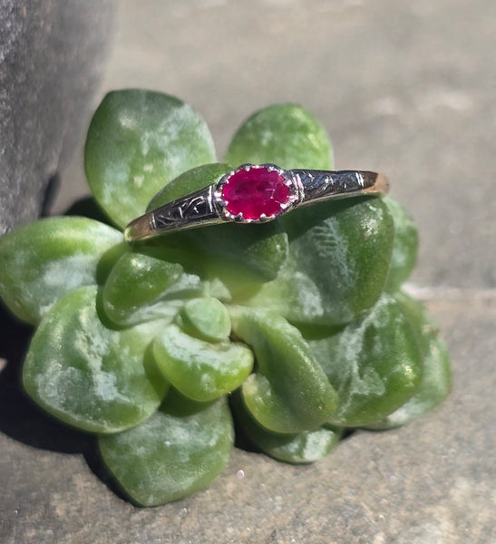 18ct gold two tone ruby solitaire engraved antique ring