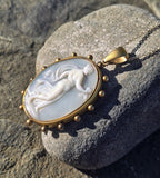 9ct- 10ct gold Victorian carved cameo angel estate pendant necklace