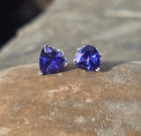 14k white gold tanzanite stud earrings