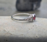 14K white gold garnet solitaire filigree c.20's antique ring