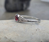 14K white gold garnet solitaire filigree c.20's antique ring