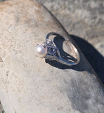 14k white gold c.1920's Deco filigree pearl ring