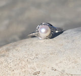 14k white gold c.1920's Deco filigree pearl ring