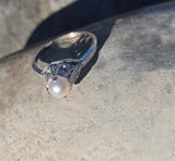 14k white gold c.1920's Deco filigree pearl ring