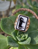 10k gold carved black & white horse cameo estate ring