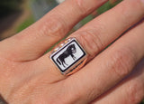 10k gold carved black & white horse cameo estate ring