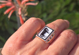 10k gold carved black & white horse cameo estate ring
