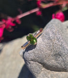 10ct gold green tourmaline solitaire estate ring
