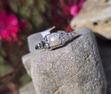 18k gold white gold c.1920's DECO filigree pearl ring -