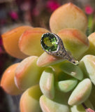 14k gold c.1920's filigree peridot antique ring