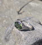 14k gold c.1920's filigree peridot antique ring