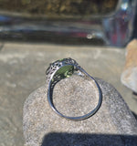 14k gold c.1920's filigree peridot antique ring