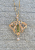 15ct gold late Victorian - Edwardian peridot & pearl brooch pin pendant