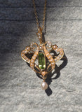 15ct gold late Victorian - Edwardian peridot & pearl brooch pin pendant