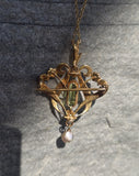 15ct gold late Victorian - Edwardian peridot & pearl brooch pin pendant