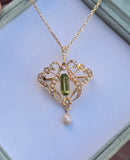 15ct gold late Victorian - Edwardian peridot & pearl brooch pin pendant