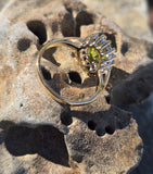 14k gold two tone peridot and diamond estate ring